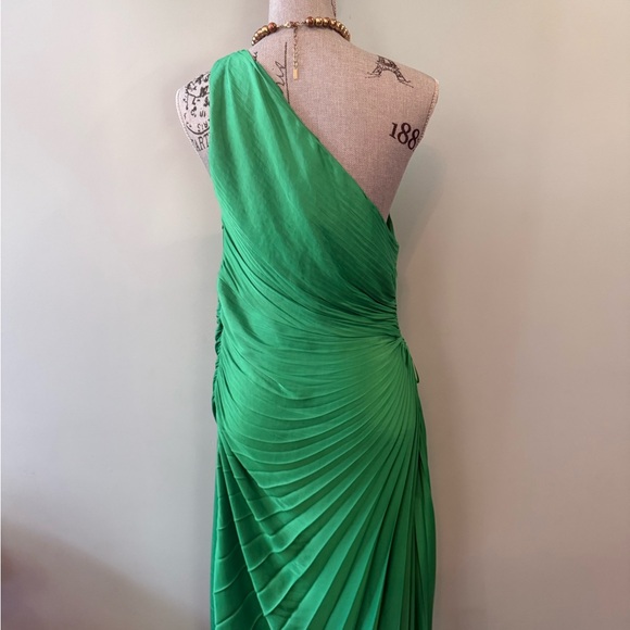 House of Harlow 1960 Green Asymmetrical Ruched Gown - Picture 6 of 6